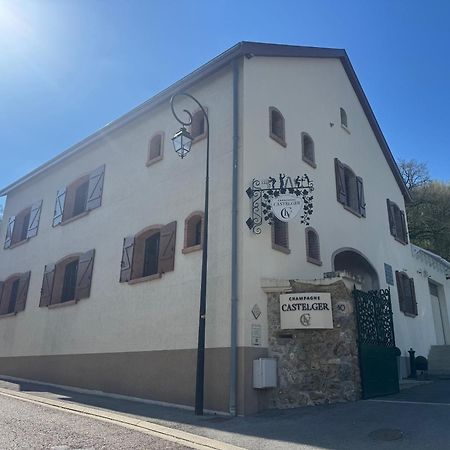 Castelger Panzió Vauciennes Kültér fotó